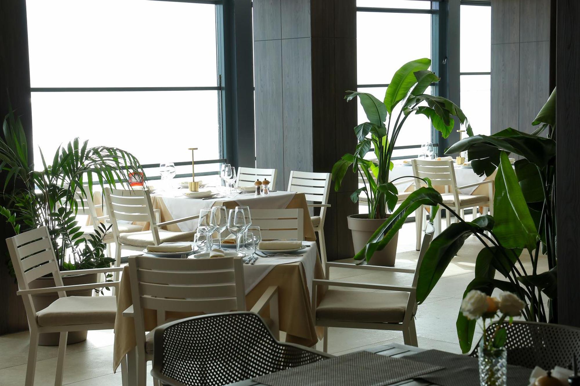 Joelle Premium Hotel Sarande Bagian luar foto