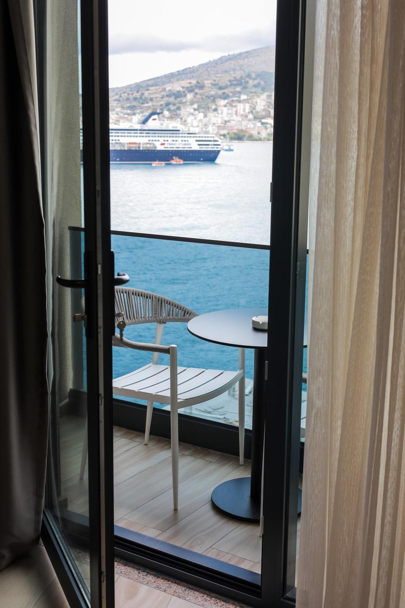 Joelle Premium Hotel Sarande Bagian luar foto